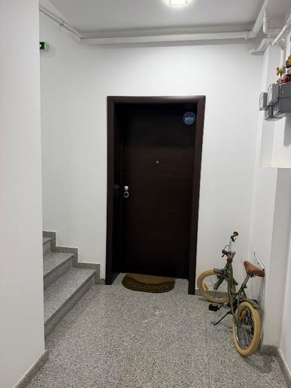 Apartament cu 4 camere decomandat, mobilat în Central