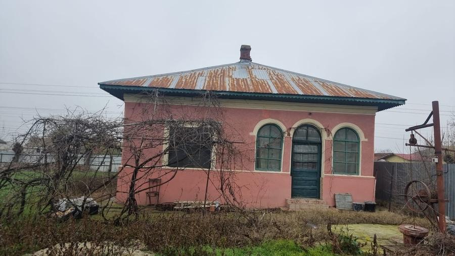 Casă cu 4 camere cu Teren 750 Mp în Central