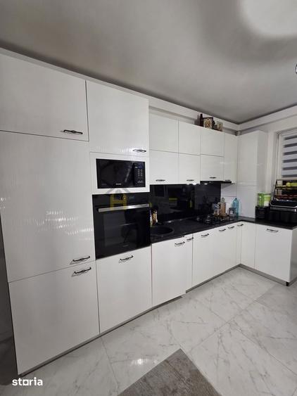 Apartament cu 3 camere, mobilat în Progresul
