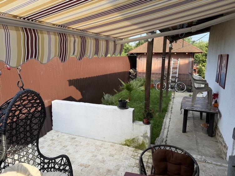 Casă cu 4 camere în Mânăstioara