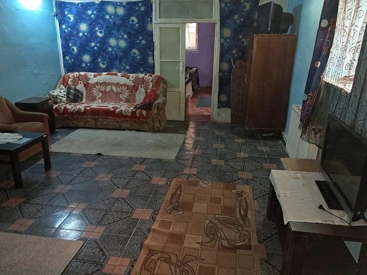 Apartament cu 3 camere decomandat în Dâmbovița