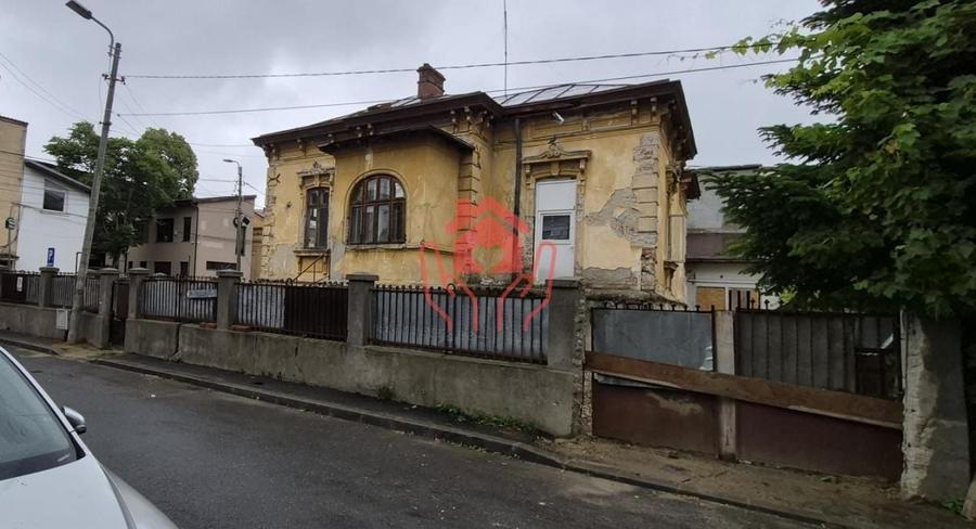 Casă individuală cu 7 camere cu Canalizare în Unirii