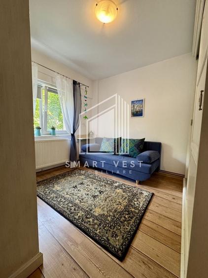 Apartament cu 3 camere semidecomandat, mobilat în Micro 15