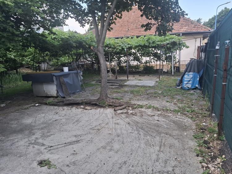 Teren Construcții intravilan de 300 mp, în Tractorul
