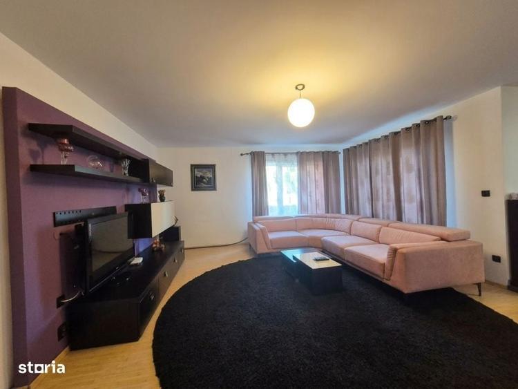 Casă cu 4 camere în Dâmbul Rotund