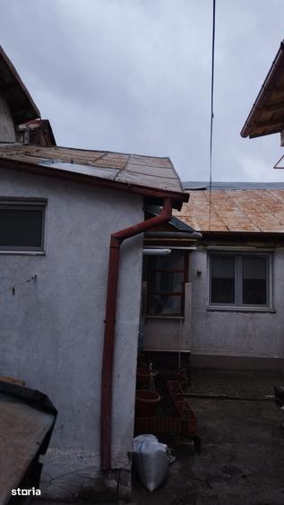 Casă cu 2 camere semidecomandat cu Teren 115 Mp în Calea Galați