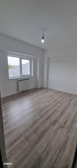 Apartament cu 3 camere decomandat în Gară