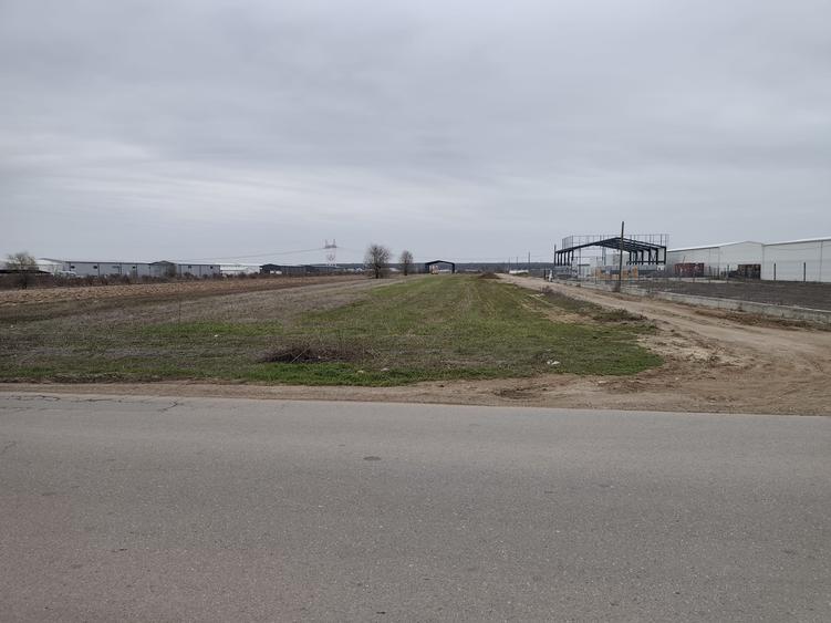Teren Construcții intravilan de 1500 mp, în Bâcu