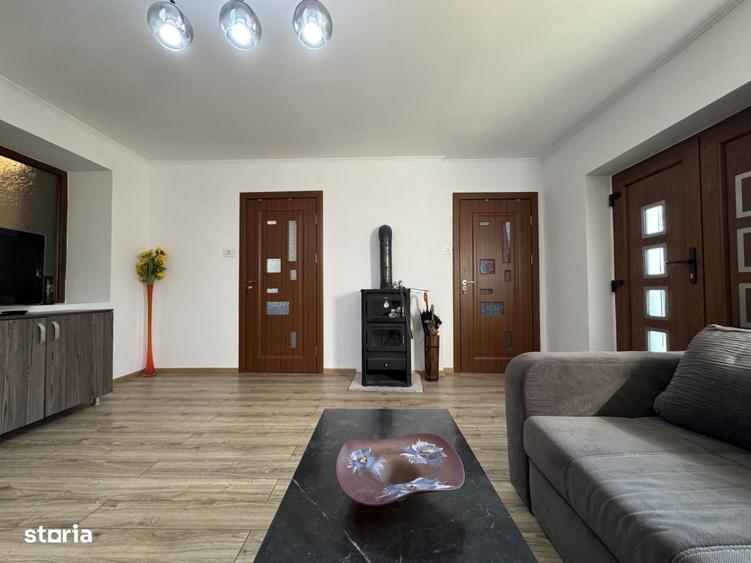 Casă cu 4 camere în Dumbrăvița