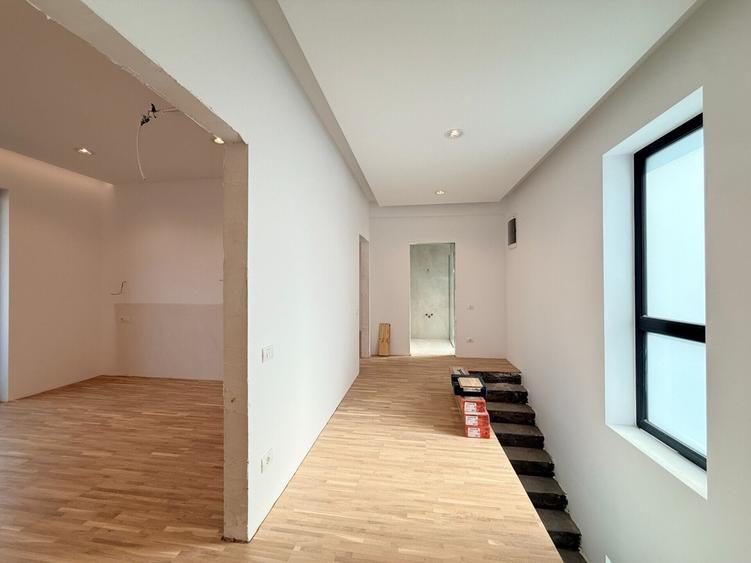 Casă individuală cu 4 camere cu Teren 470 Mp în Tunari