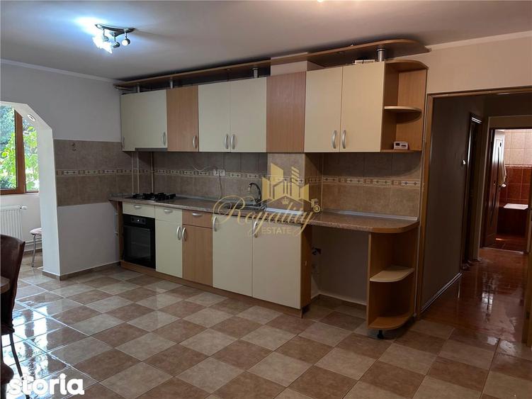 Apartament cu 3 camere decomandat, mobilat în Soarelui