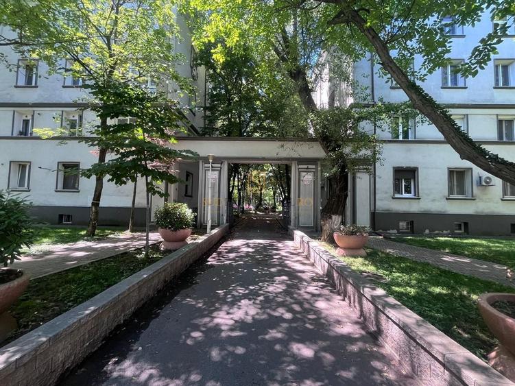 Apartament cu 2 camere decomandat, mobilat în Brâncoveanu