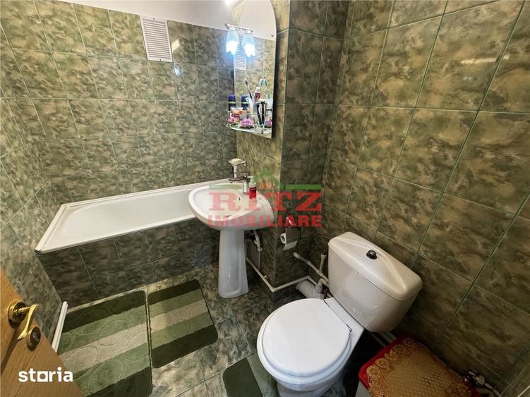 Apartament cu 3 camere decomandat în Central