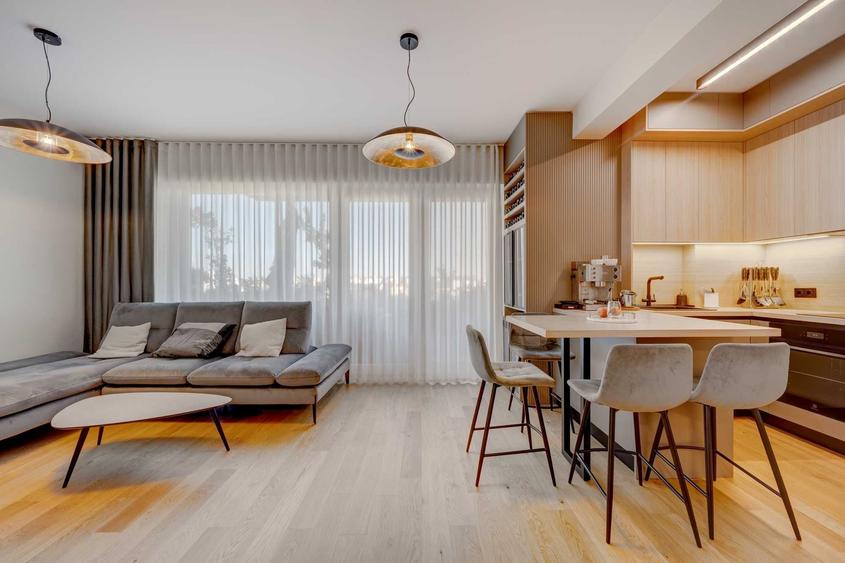 Apartament cu 2 camere decomandat în Central