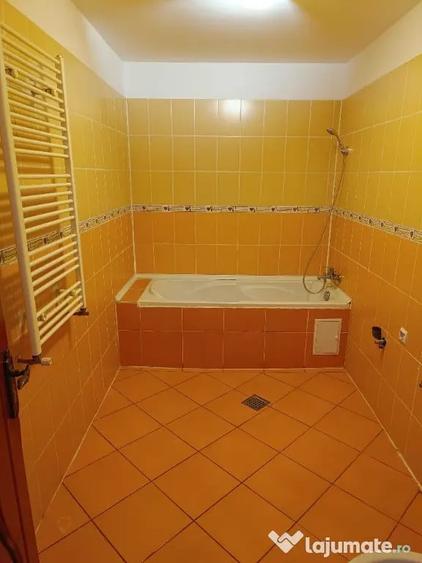 Apartament cu 2 camere decomandat în Vitan