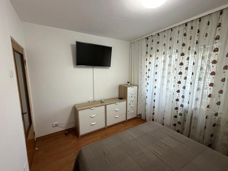 Apartament cu 2 camere semidecomandat în Banu Manta