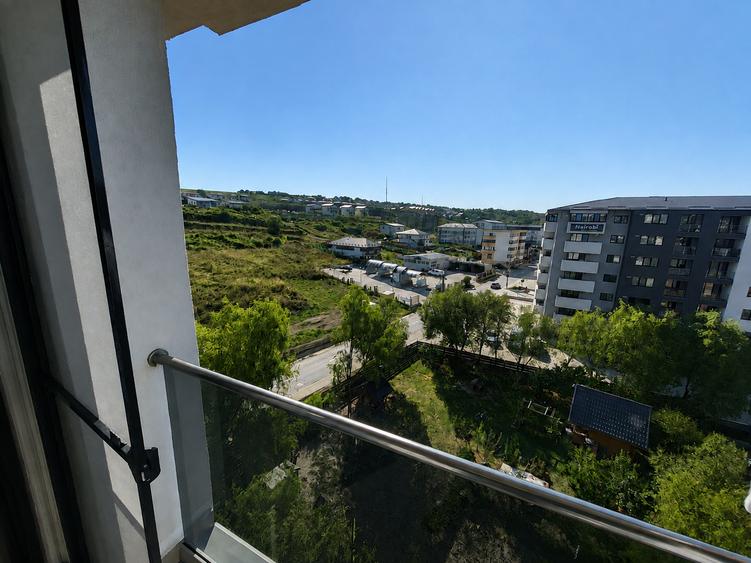 Apartament cu 2 camere semidecomandat în Vișani