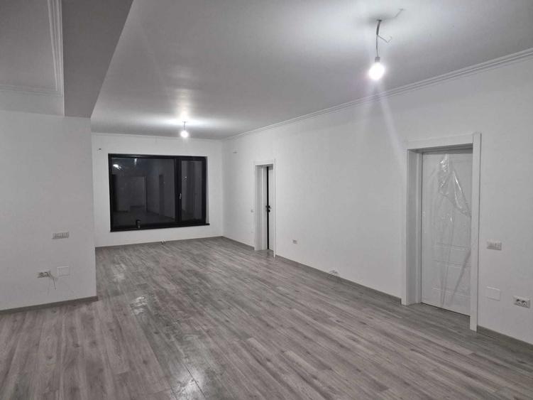 Casă cu 4 camere în Târgu Neamț