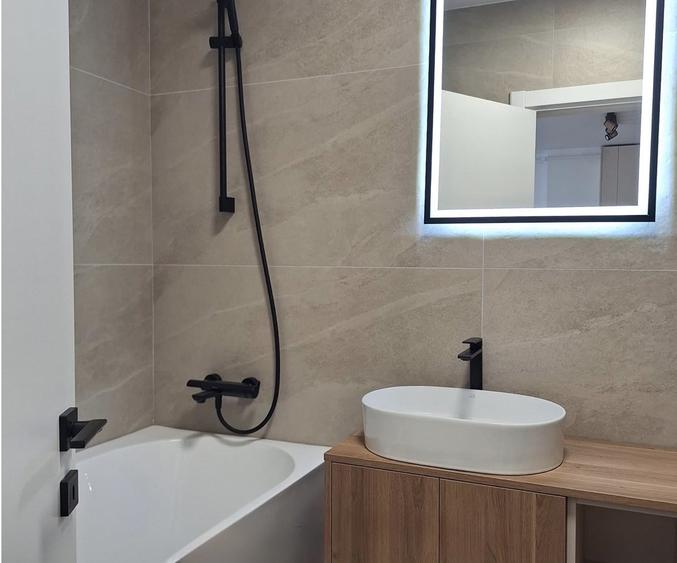 Apartament cu 2 camere semidecomandat, mobilat în Florești