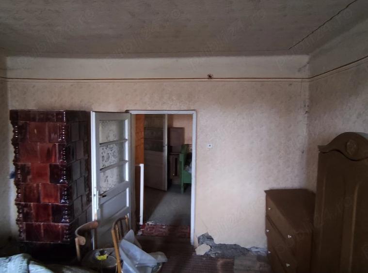Casă cu 5 camere cu Teren 2100 Mp în Central