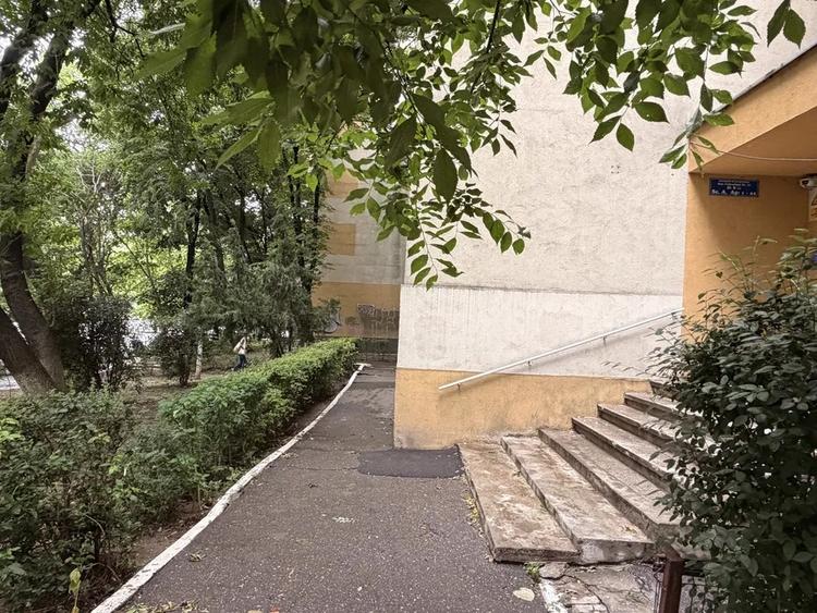 Apartament cu 2 camere decomandat în Colentina