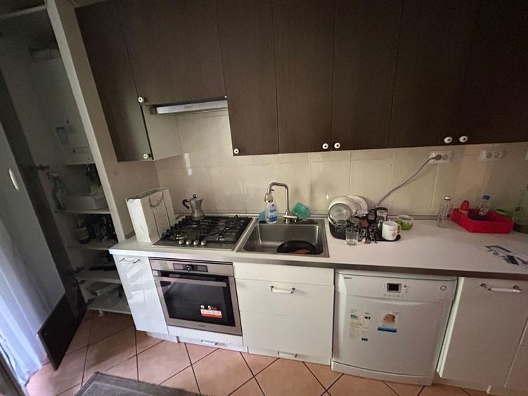 Apartament cu 3 camere decomandat în Exterior Vest