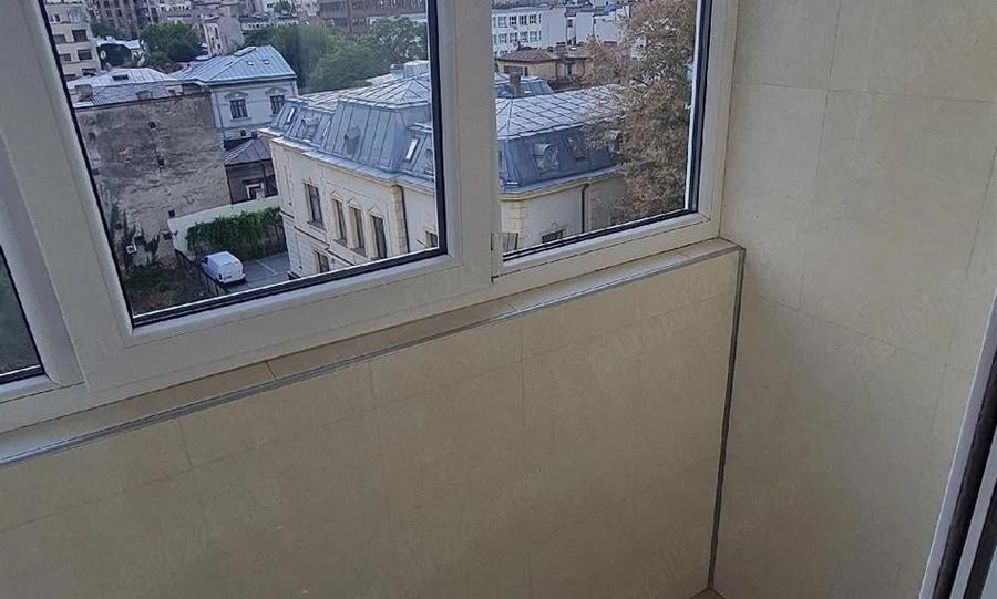 Garsonieră decomandată în Universitate