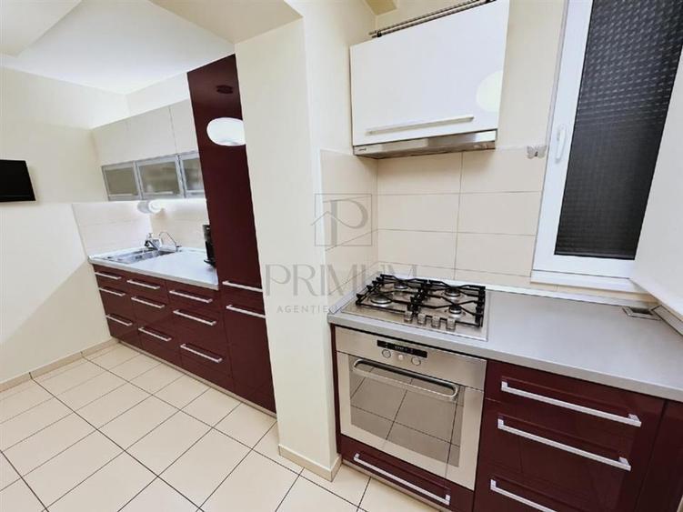 Apartament cu 3 camere decomandat în Torontalului