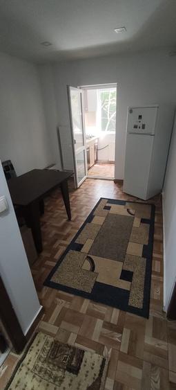 Garsonieră decomandată în Podul de Fier