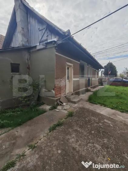 Casă cu 2 camere cu Teren 660 Mp în Mihai Viteazu