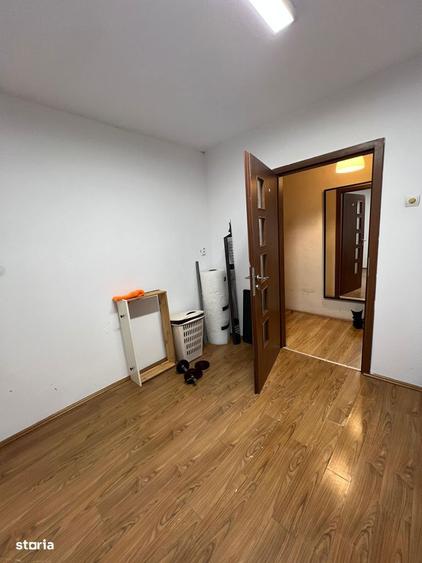 Apartament cu 3 camere semidecomandat, mobilat în Simion Bărnuțiu