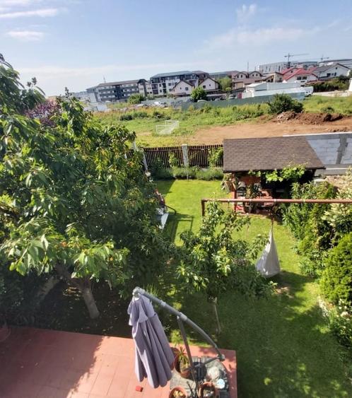 Duplex cu 5 camere cu Canalizare în Roșu