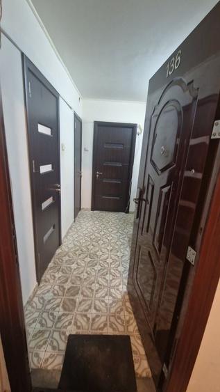 Apartament cu 3 camere semidecomandat în Titan — fotografia 3