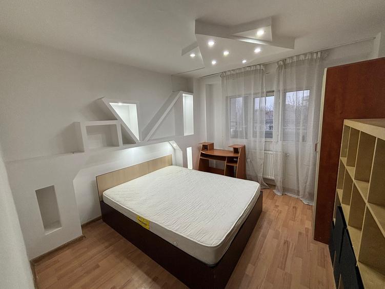 Apartament cu 3 camere semidecomandat, mobilat în Brâncoveanu