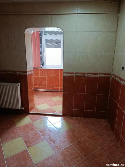 Apartament cu 3 camere decomandat în Buzaului