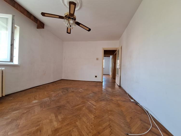 Apartament cu 2 camere decomandat în Soarelui