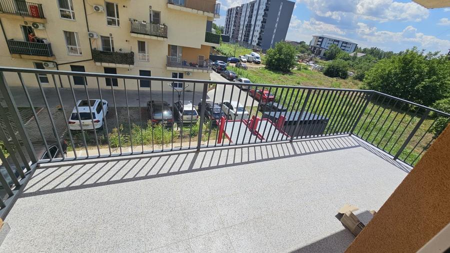 Apartament cu 3 camere decomandat în Berceni