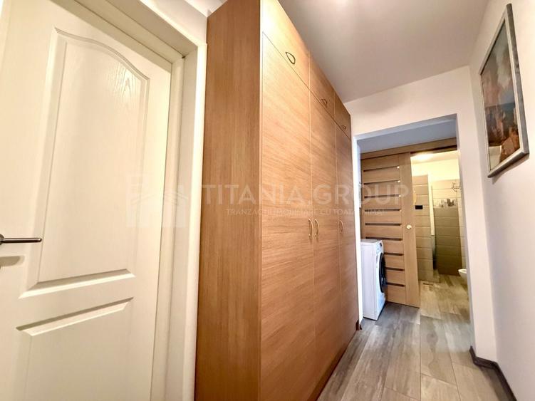 Apartament cu 3 camere semidecomandat în Tractorul