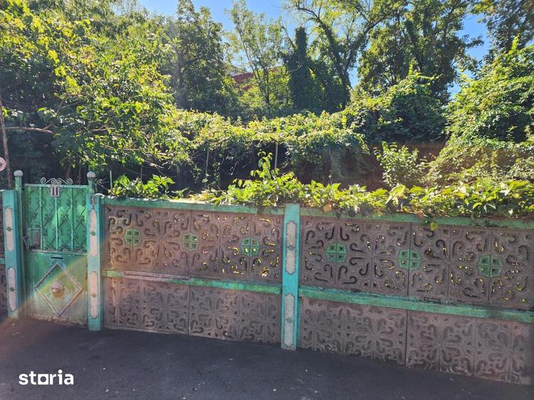 Casă cu 4 camere cu Teren 242 Mp în Giurgiului