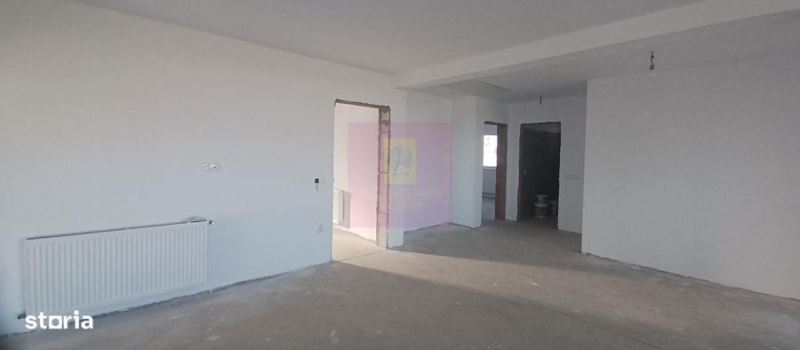 Casă cu 3 camere în Săbăreni