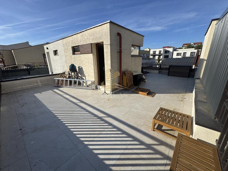 Duplex cu 4 camere cu Canalizare în Bună Ziua