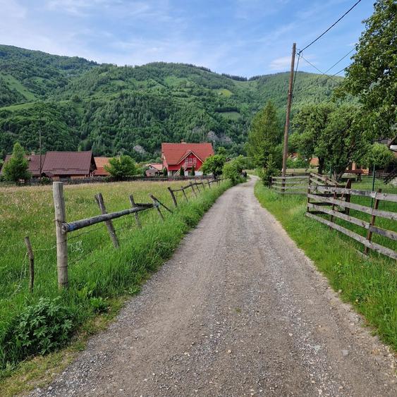 Teren de 1500 mp, în Moieciu