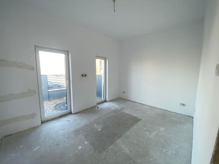 Duplex cu 4 camere cu Canalizare în Săcălaz