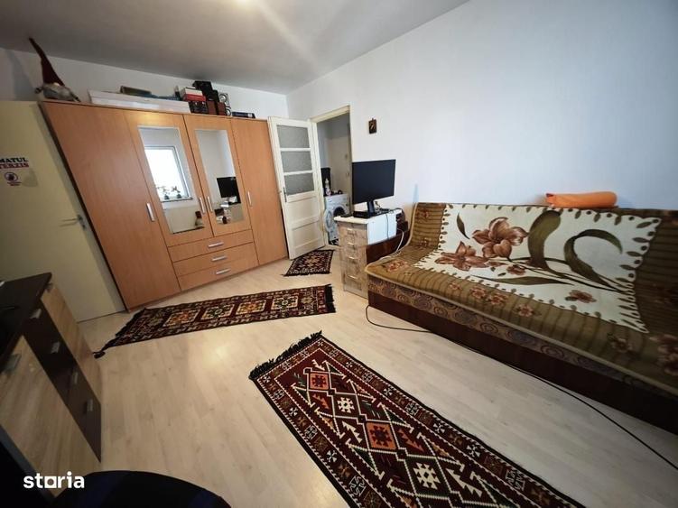 Apartament cu 2 camere semidecomandat în 13 Decembrie