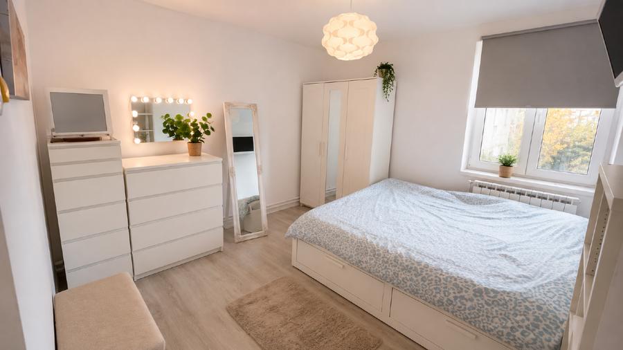 Apartament cu 2 camere semidecomandat, mobilat în City Park Mall