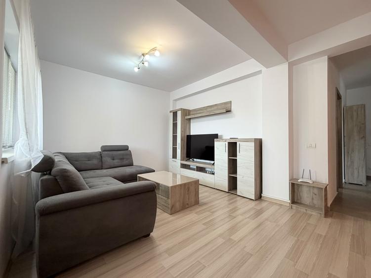 Apartament cu 3 camere decomandat în Bucovina