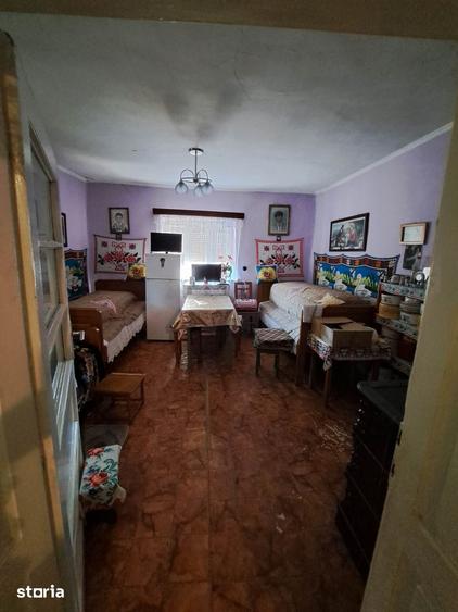 Casă cu 3 camere cu Teren 2700 Mp în Cenaloș