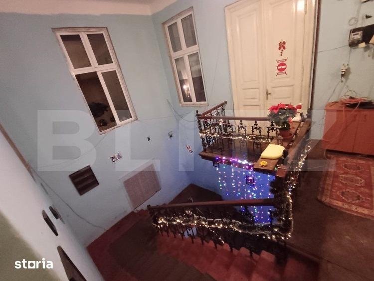 Casă cu 6 camere cu Teren 600 Mp în Central