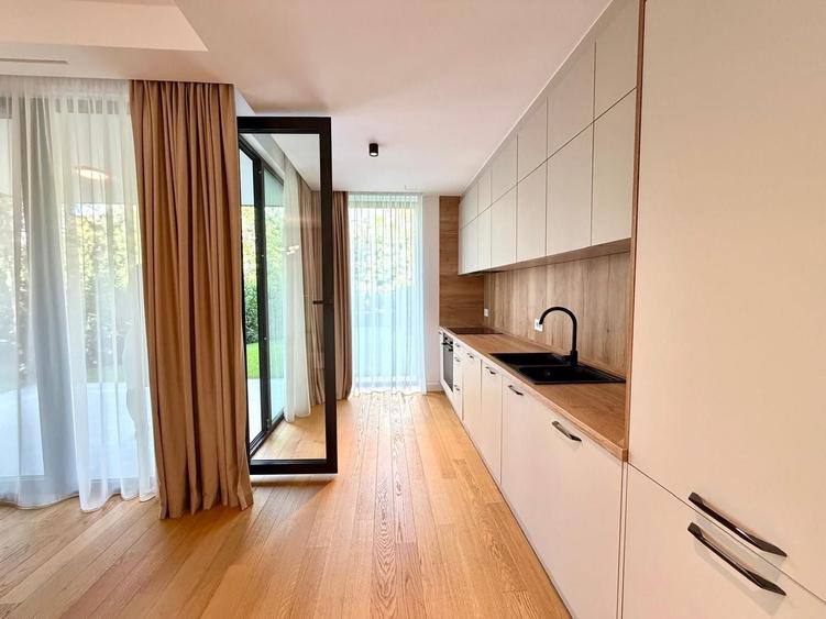 Apartament cu 3 camere, mobilat în Iancu Nicolae