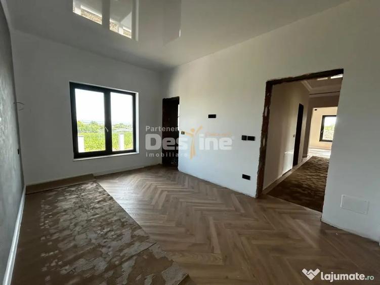 Casă cu 4 camere cu Teren 450 Mp în Breazu